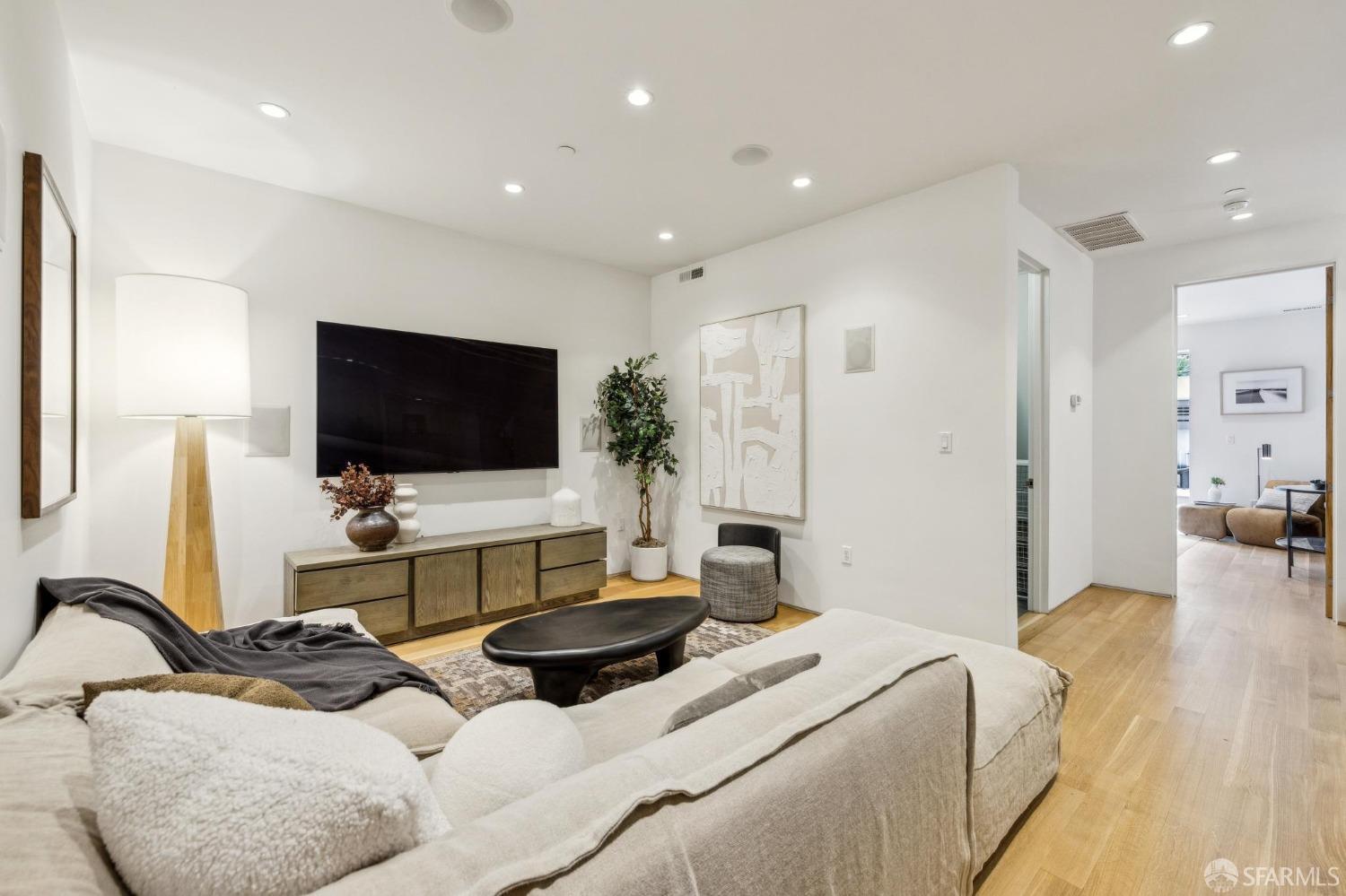 392 Eureka Street San Francisco, CA 94114 - Photo 47 of 74