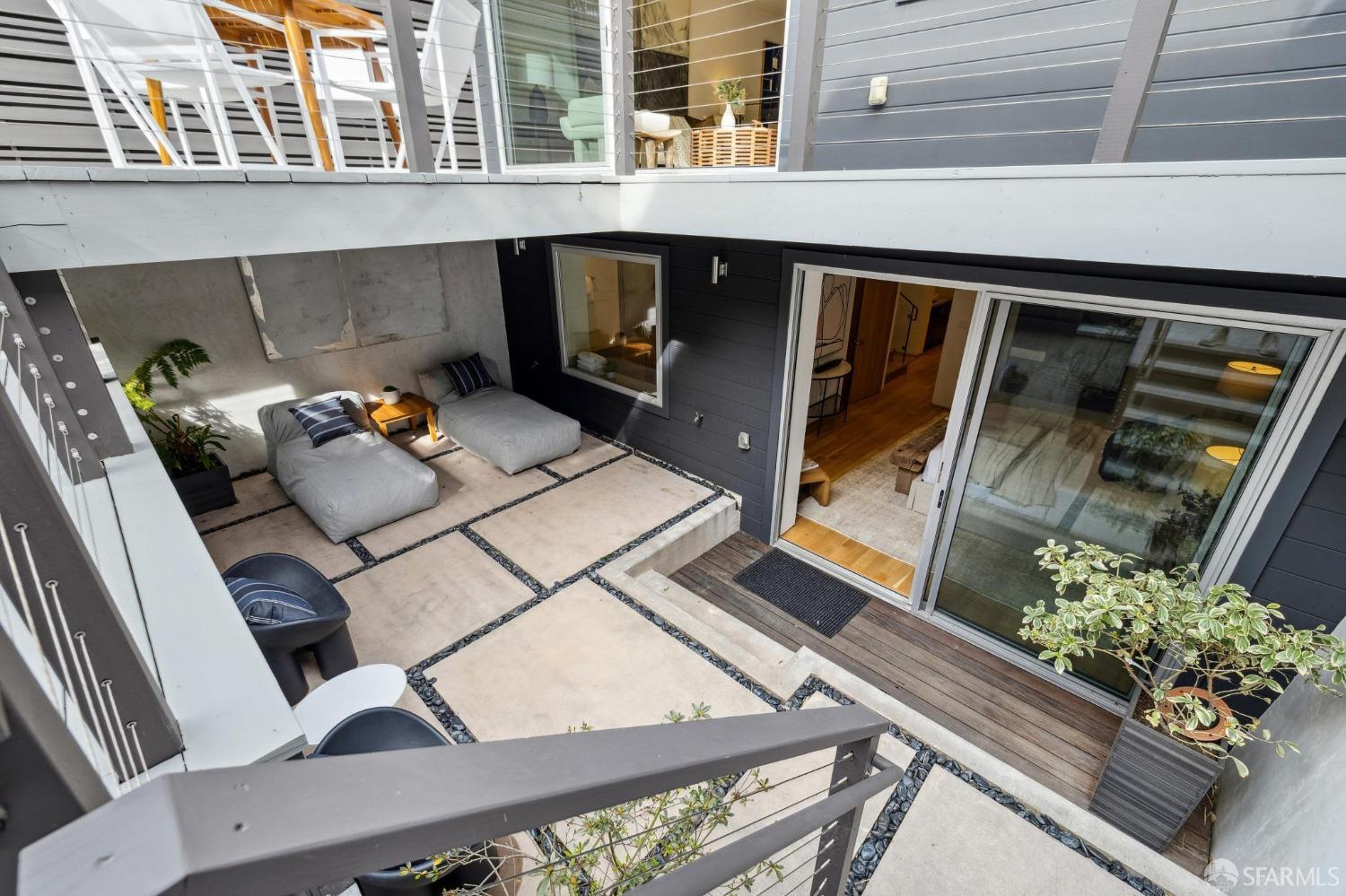 392 Eureka Street San Francisco, CA 94114 - Photo 59 of 74 a view of living room with furniture and a potted plant