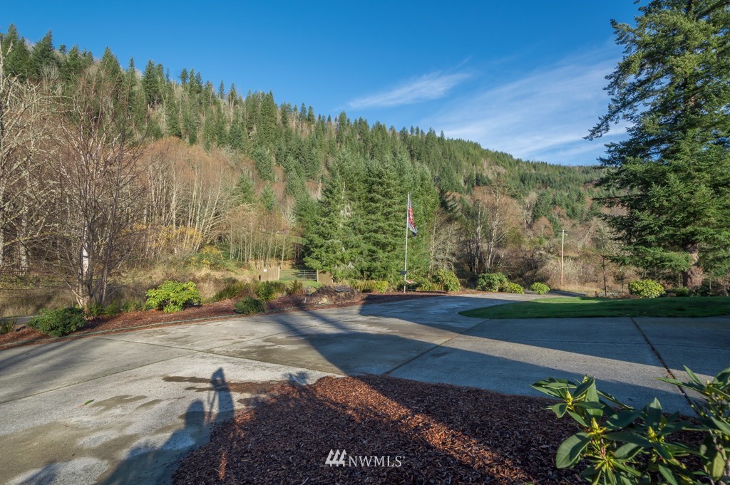 359 Larson Road Silver Creek, WA 98585 - Photo 2 of 20 Gallery Image 2