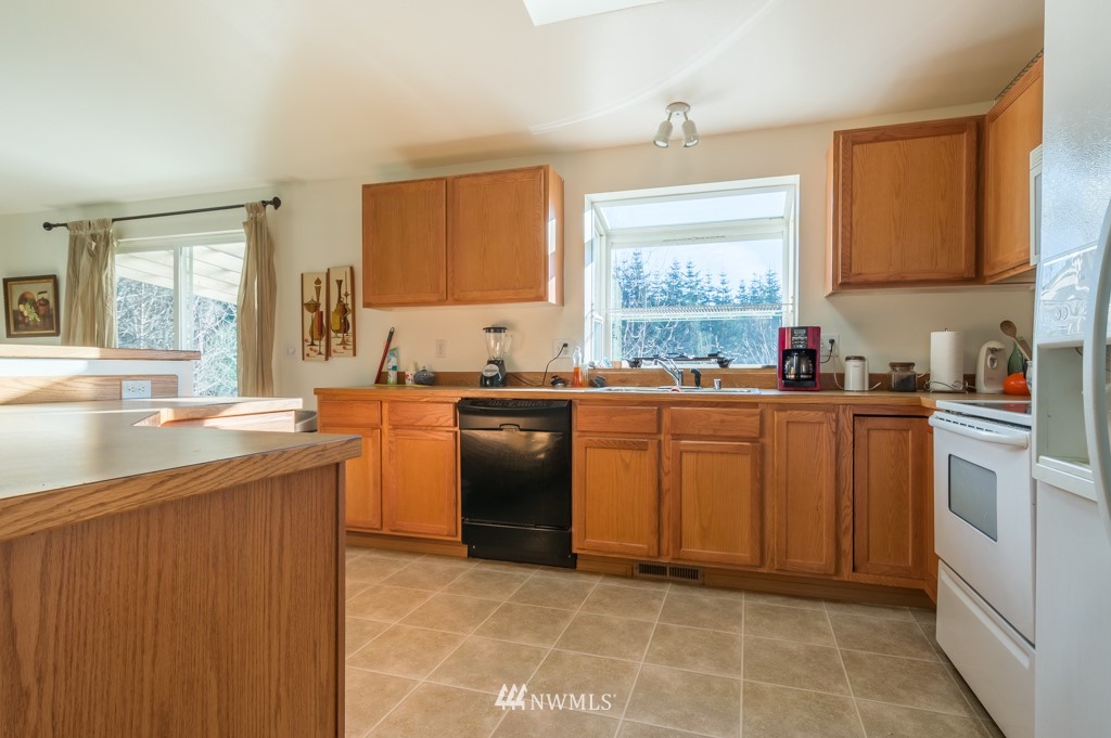359 Larson Road Silver Creek, WA 98585 - Photo 13 of 20 Gallery Image 13