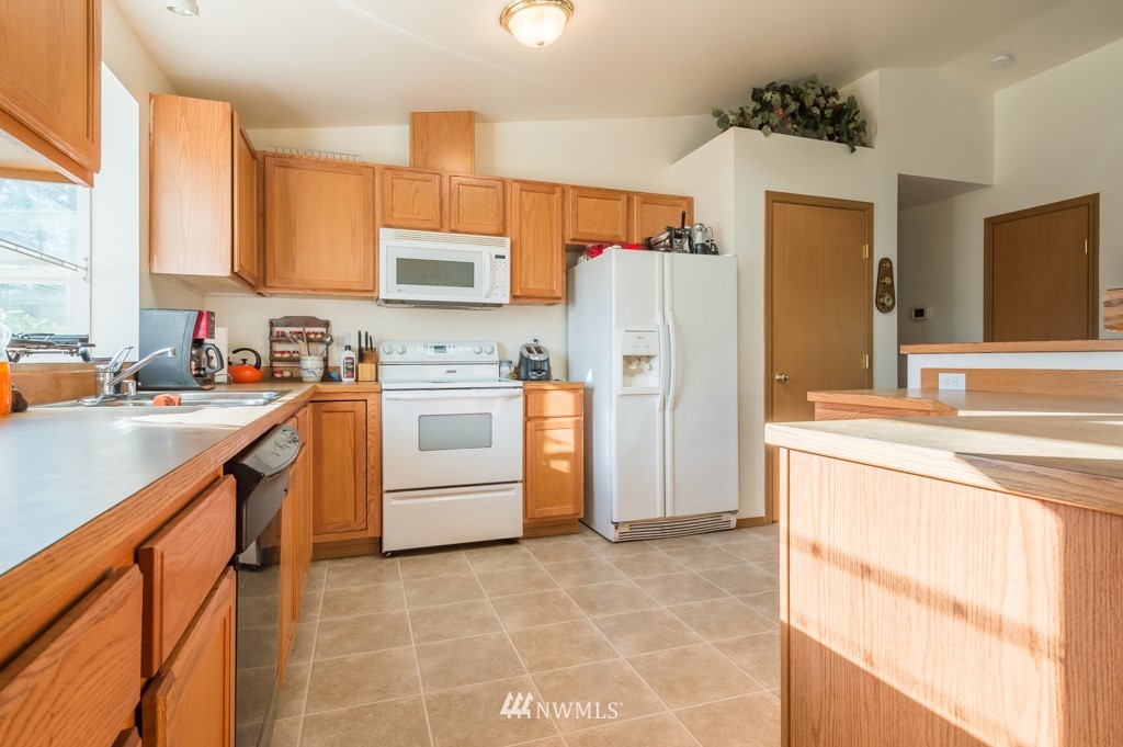 359 Larson Road Silver Creek, WA 98585 - Photo 14 of 20 Gallery Image 14