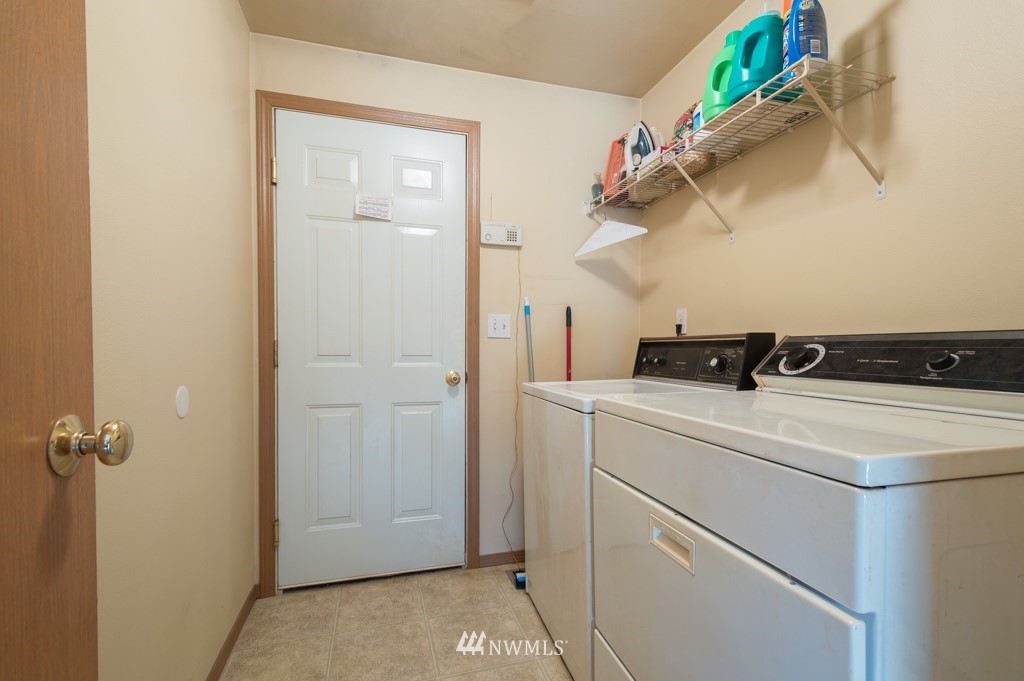 359 Larson Road Silver Creek, WA 98585 - Photo 7 of 20 Gallery Image 7