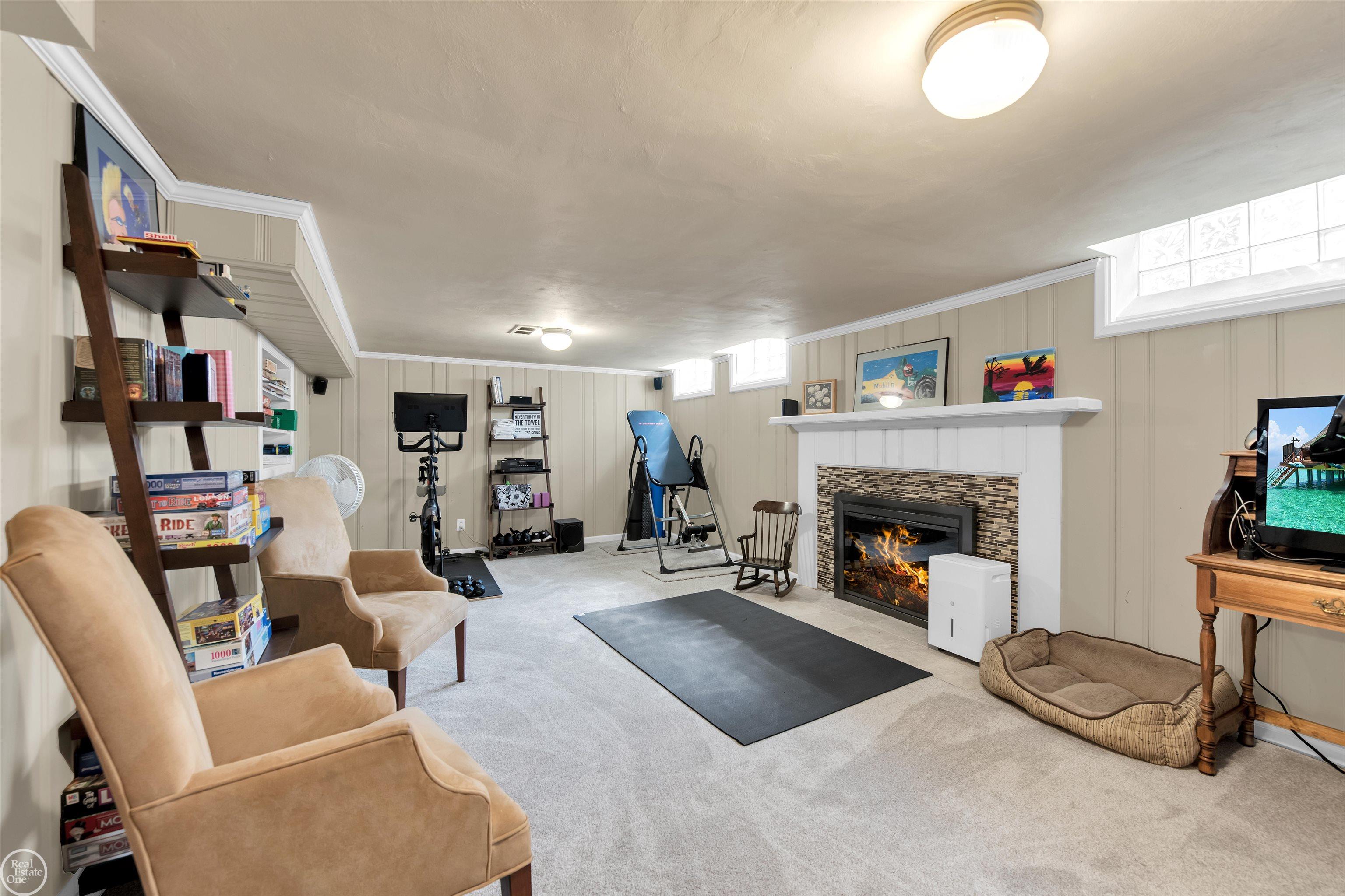 1669 Prestwick Road Grosse Pointe, MI 48236 - Photo 22 of 32 50110046-21.JPG