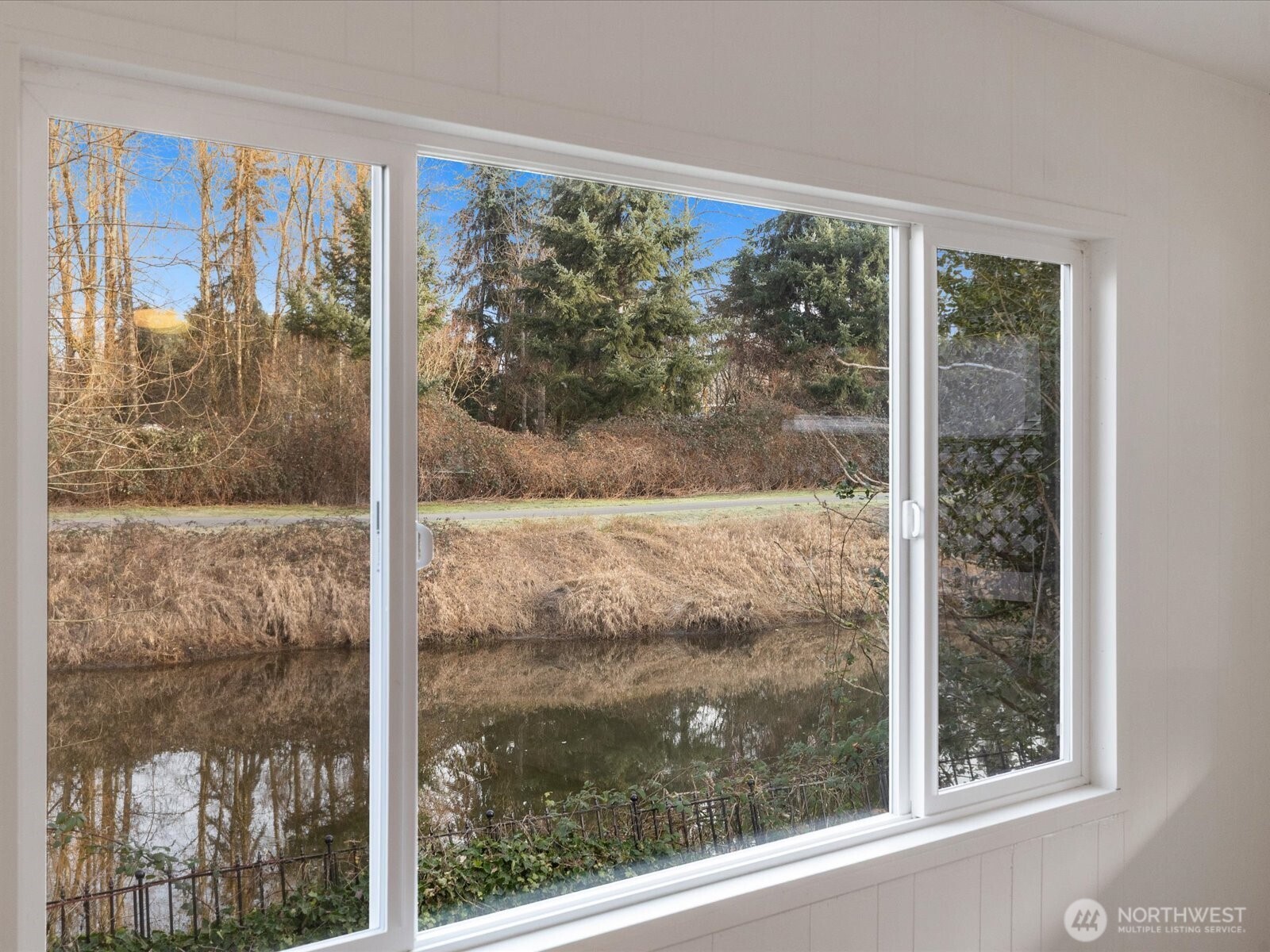 11510 East Riverside Drive, Unit 26 Bothell, WA 98011 - Photo 11 of 33