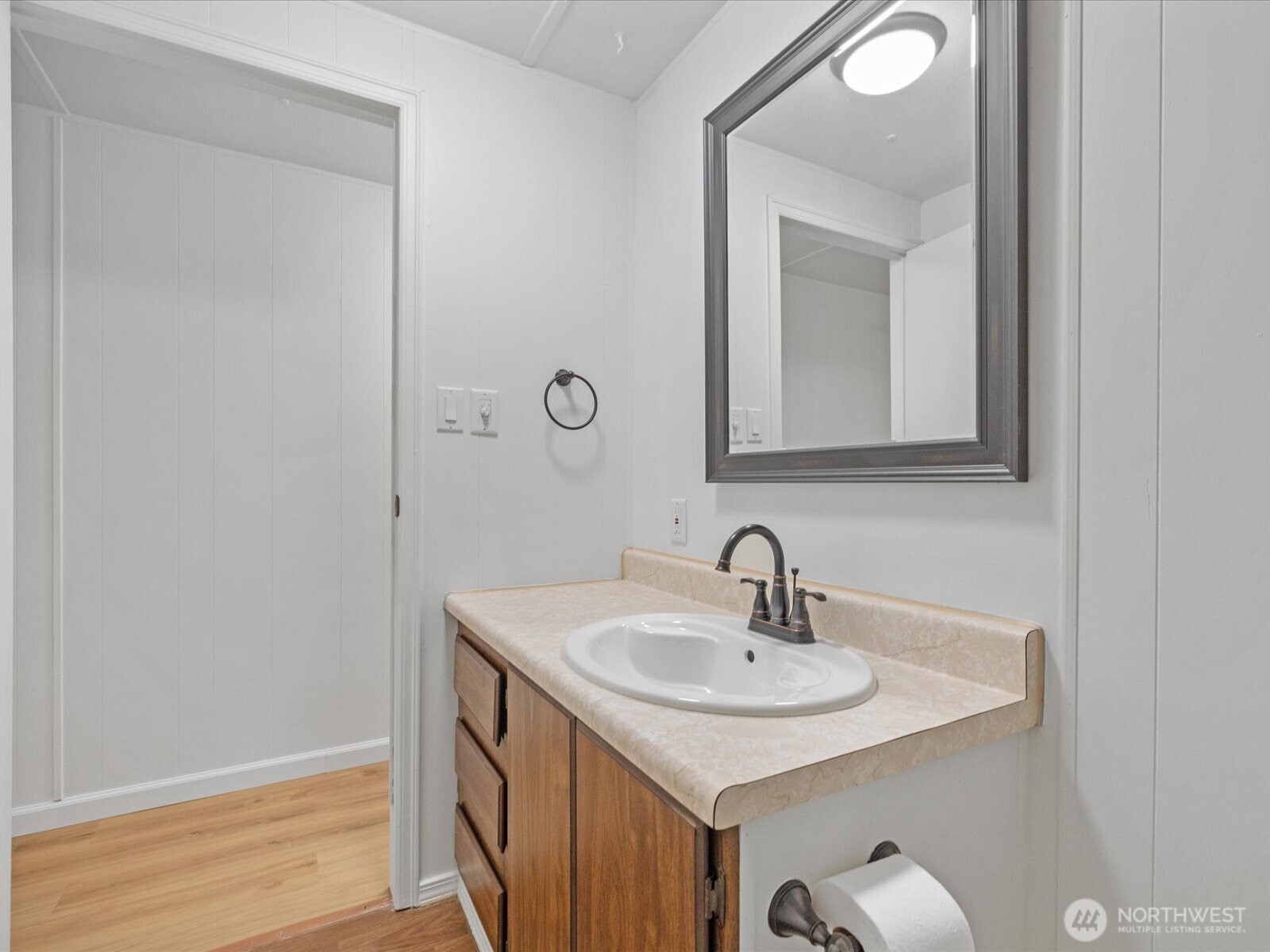 11510 East Riverside Drive, Unit 26 Bothell, WA 98011 - Photo 19 of 33