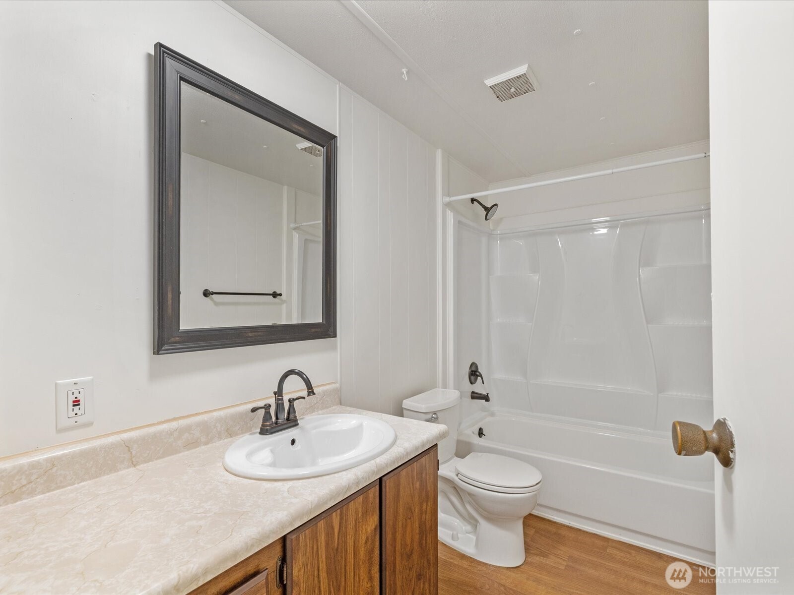 11510 East Riverside Drive, Unit 26 Bothell, WA 98011 - Photo 20 of 33