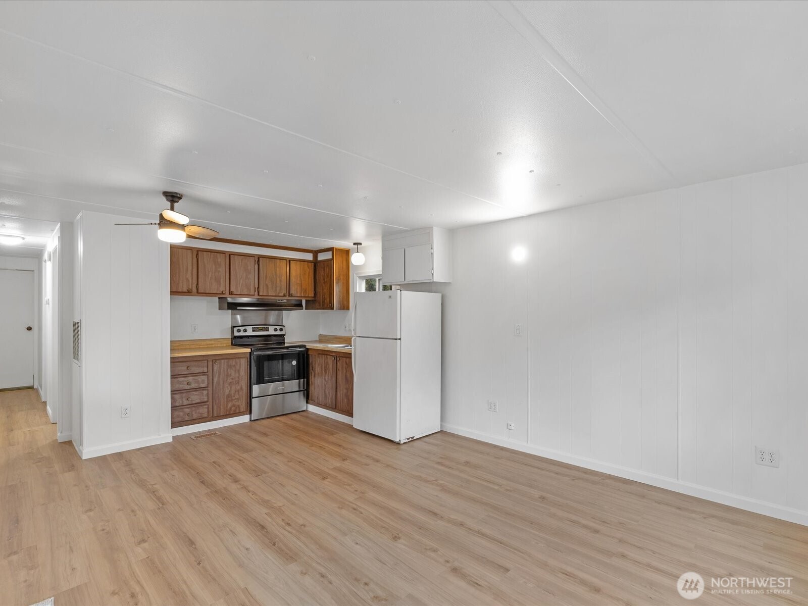 11510 East Riverside Drive, Unit 26 Bothell, WA 98011 - Photo 8 of 33