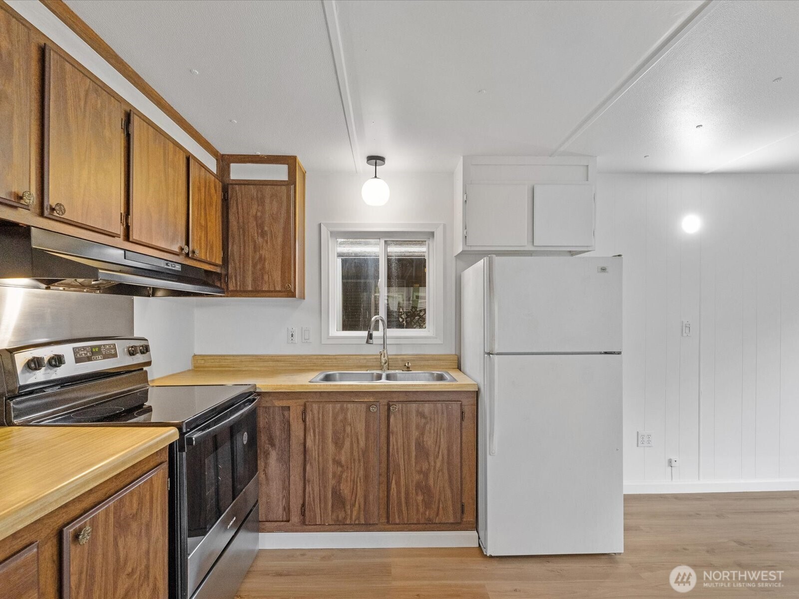 11510 East Riverside Drive, Unit 26 Bothell, WA 98011 - Photo 9 of 33