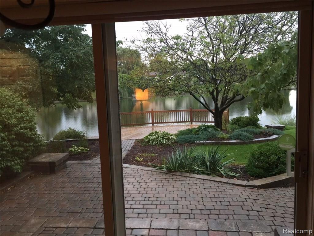 40599 Village Wood Road Novi, MI 48375 - Photo 13 of 43