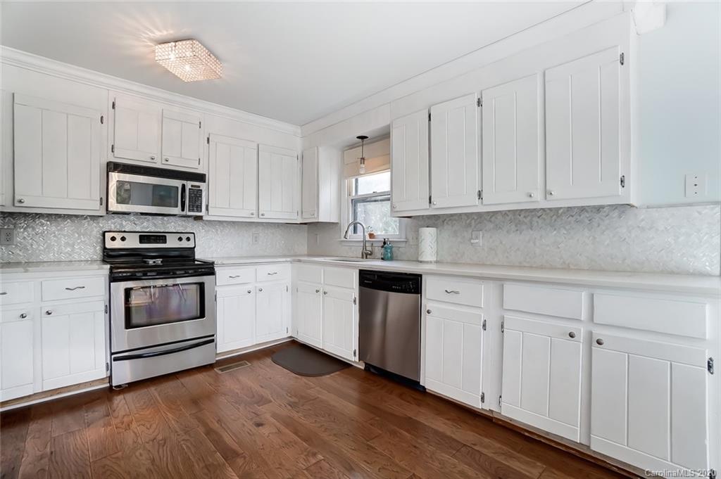 6013 Lanai Lane Tega Cay, SC 29708 - Photo 12 of 47 Gallery Image 12