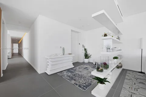 $3,900,000 | 2000 South Ocean Drive, Unit 25B, Hallandale Beach, FL 33009