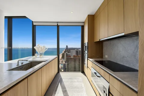 $3,900,000 | 2000 South Ocean Drive, Unit 25B, Hallandale Beach, FL 33009