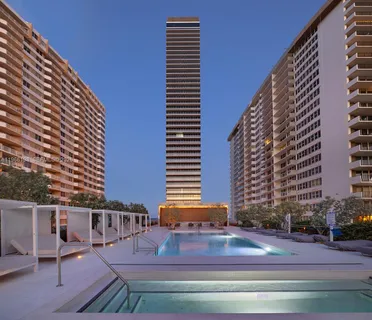 $3,900,000 | 2000 South Ocean Drive, Unit 25B, Hallandale Beach, FL 33009