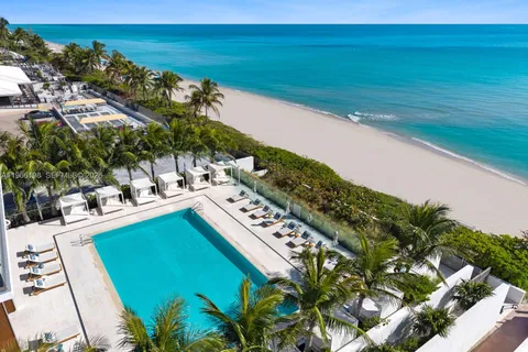 $3,900,000 | 2000 South Ocean Drive, Unit 25B, Hallandale Beach, FL 33009