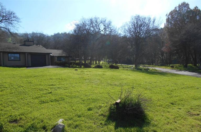 41113 Oak Ridge Drive, Unit A Three Rivers, CA 93271 - Photo 2 of 15