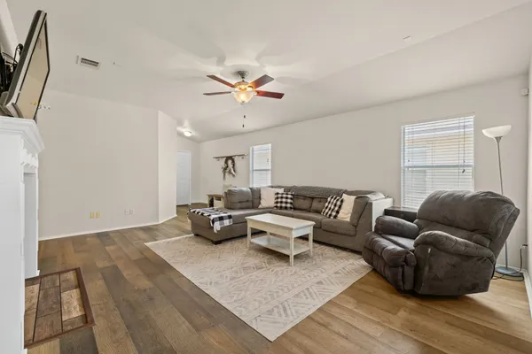 $1,875 | 718 Sugar Brook Drive, Temple, TX 76502