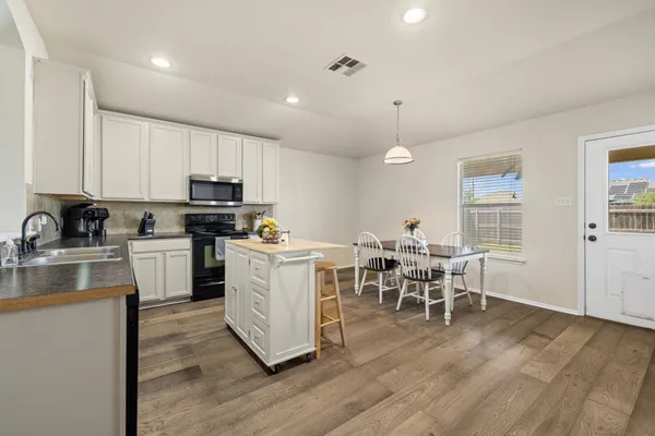 $1,875 | 718 Sugar Brook Drive, Temple, TX 76502