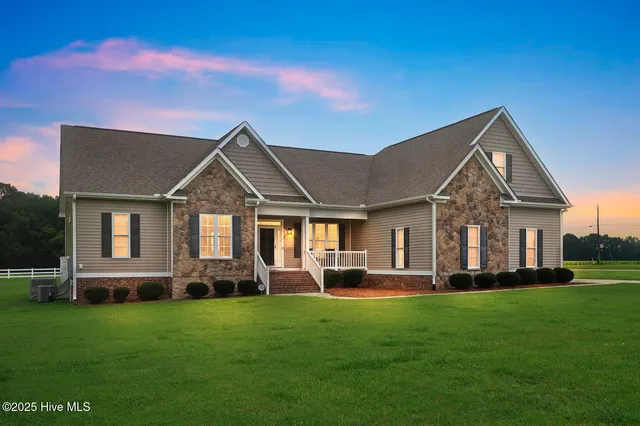 $479,900 | 8637 Forest Cove Road, Elm City, NC 27822