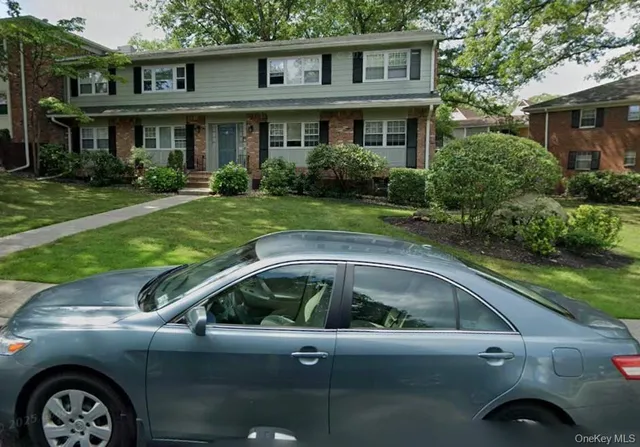 $435,000 | 31 Milford Lane, Suffern, NY 10901