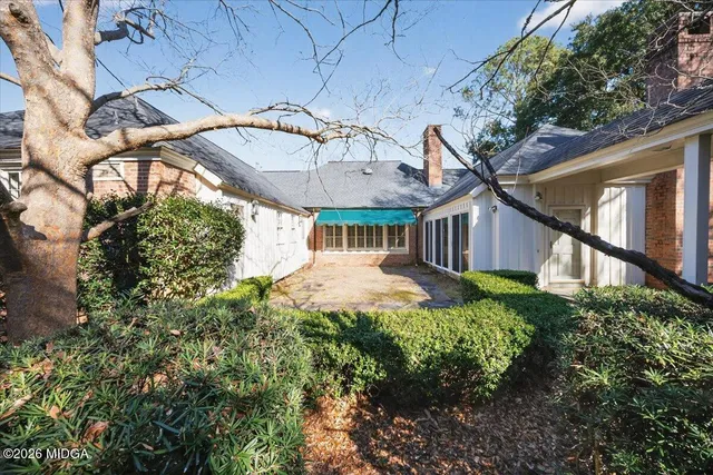 $299,900 | 1802 Pine Forest Circle, Dublin, GA 31021