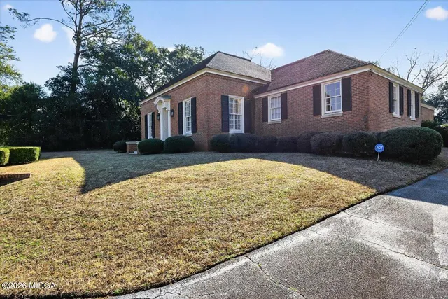 $299,900 | 1802 Pine Forest Circle, Dublin, GA 31021