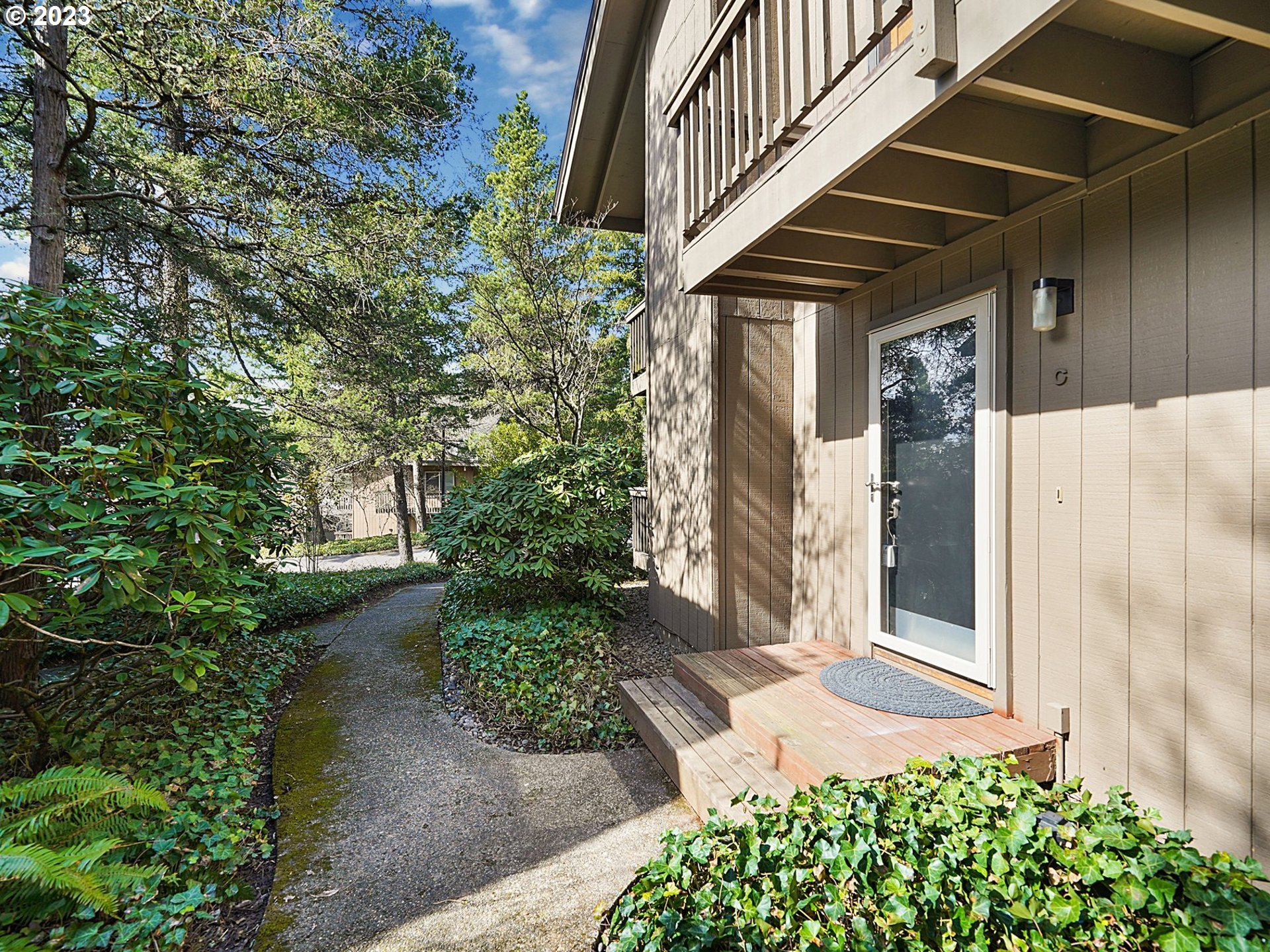 7732 Southwest Barnes Road, Unit C Portland, OR 97225 - Photo 17 of 27 Exterior