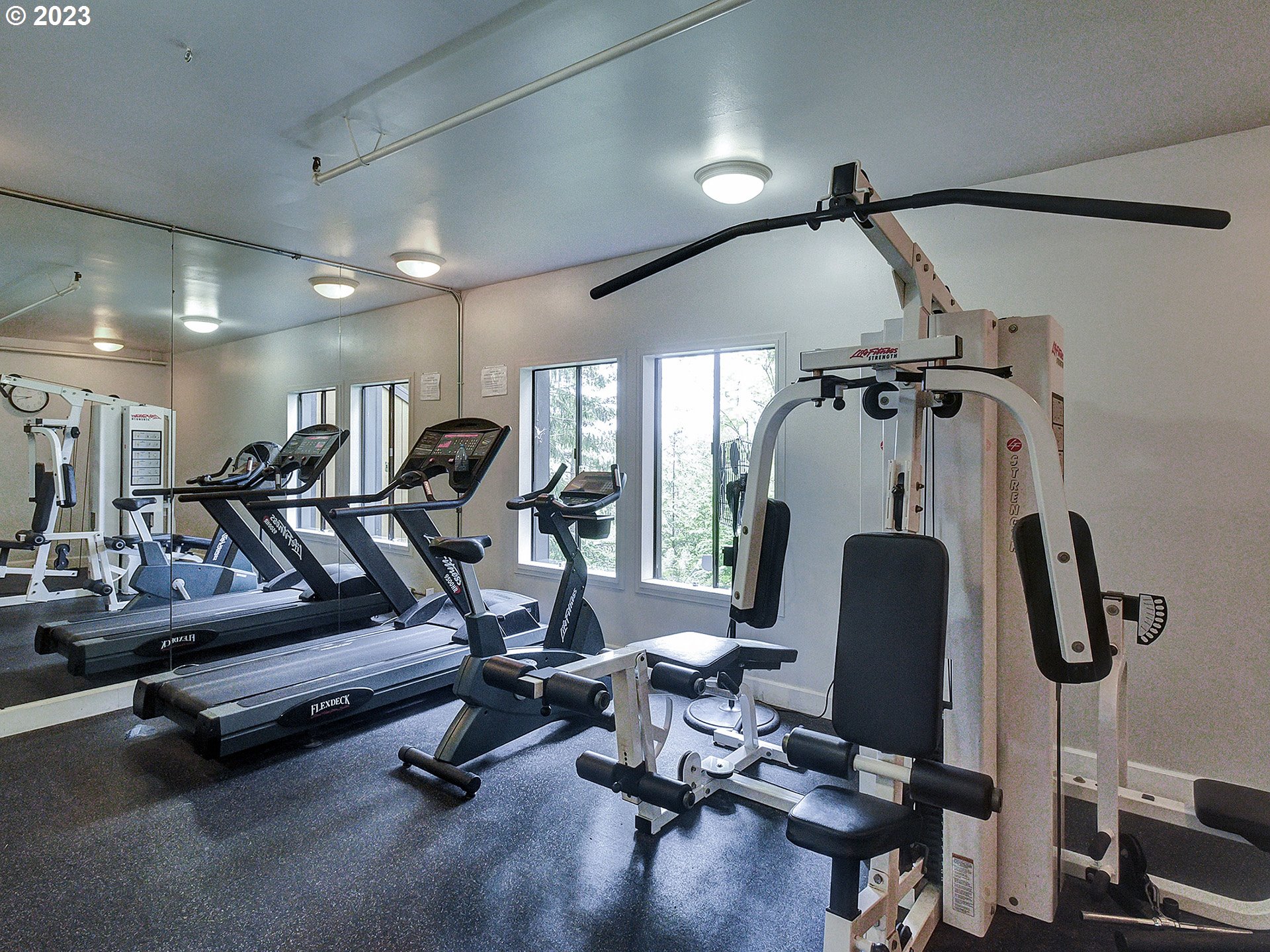 7732 Southwest Barnes Road, Unit C Portland, OR 97225 - Photo 25 of 27 Weight Room