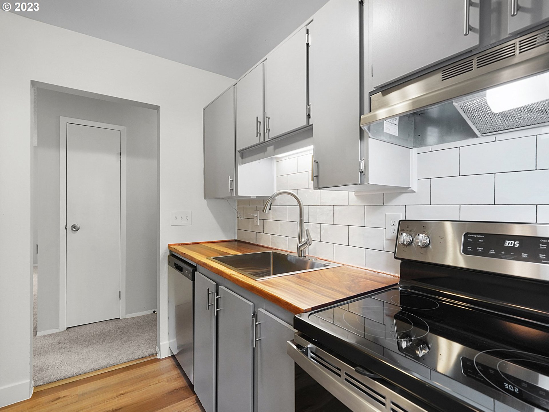 7732 Southwest Barnes Road, Unit C Portland, OR 97225 - Photo 10 of 27 Gallery Image 10