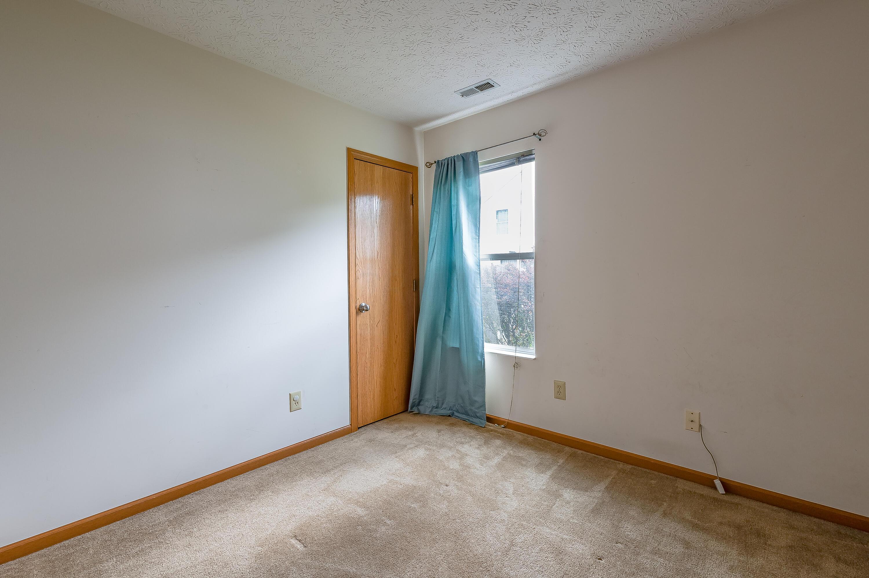 2100 Waymont Road Columbus, OH 43229 - Photo 11 of 15 Bedroom 3