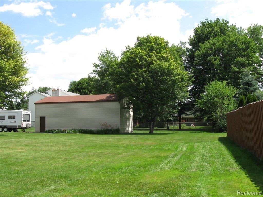 1250 East Wattles Road Troy, MI 48083 - Photo 5 of 21 IMG_0117.JPG