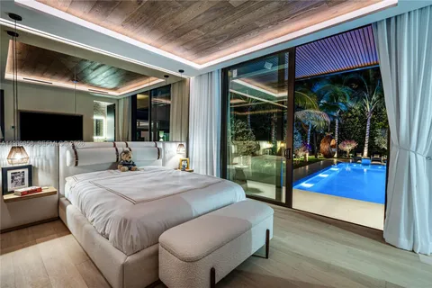 $4,495,000 | 967 Northeast 78th Street, Miami, FL 33138