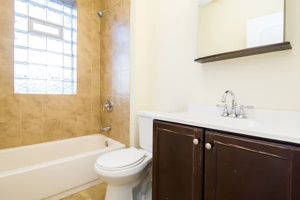 $1,700 | 4715 West Cornelia Avenue, Unit 3E, Chicago, IL 60641