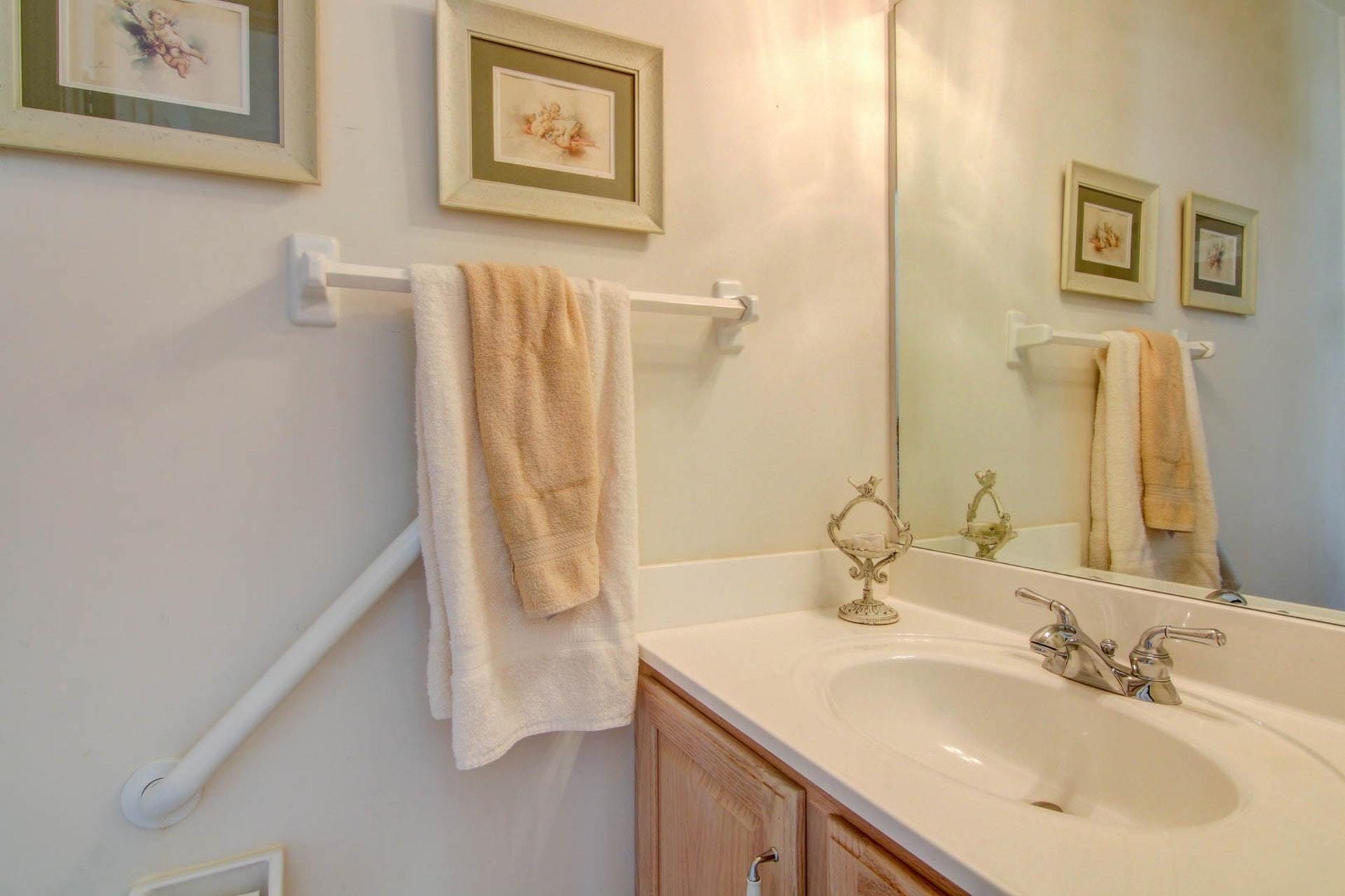 103 Eagle Ridge Roanoke, VA 24012 - Photo 18 of 54 Entry level half bath