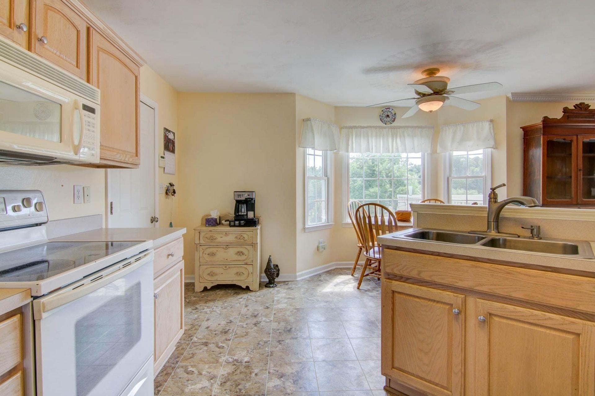 103 Eagle Ridge Roanoke, VA 24012 - Photo 20 of 54 Kitchen