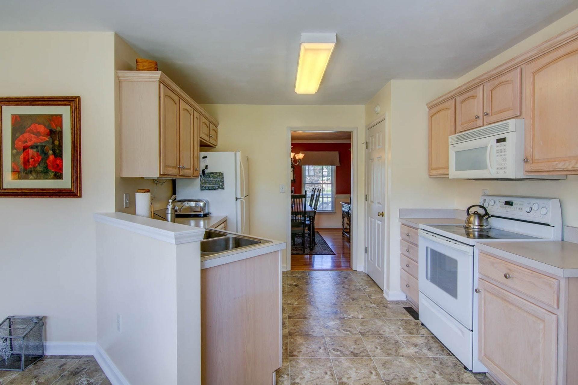103 Eagle Ridge Roanoke, VA 24012 - Photo 22 of 54 Kitchen 3