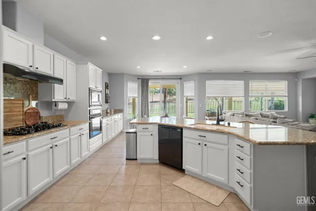 $579,900 | Undisclosed Address, Bakersfield, CA 93306