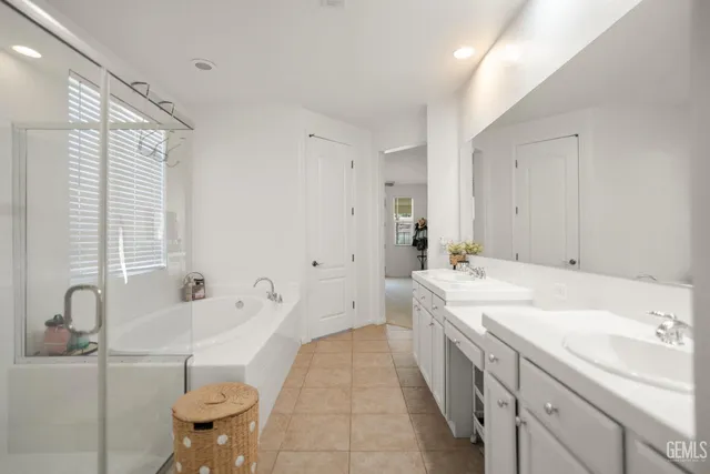 $579,900 | Undisclosed Address, Bakersfield, CA 93306