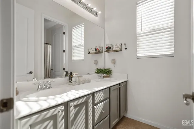 $579,900 | Undisclosed Address, Bakersfield, CA 93306