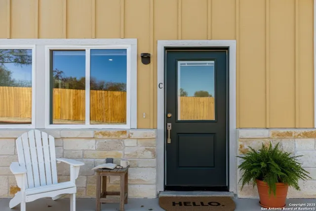 $1,600 | 705 Fifth Street, Unit C, Comfort, TX 78013