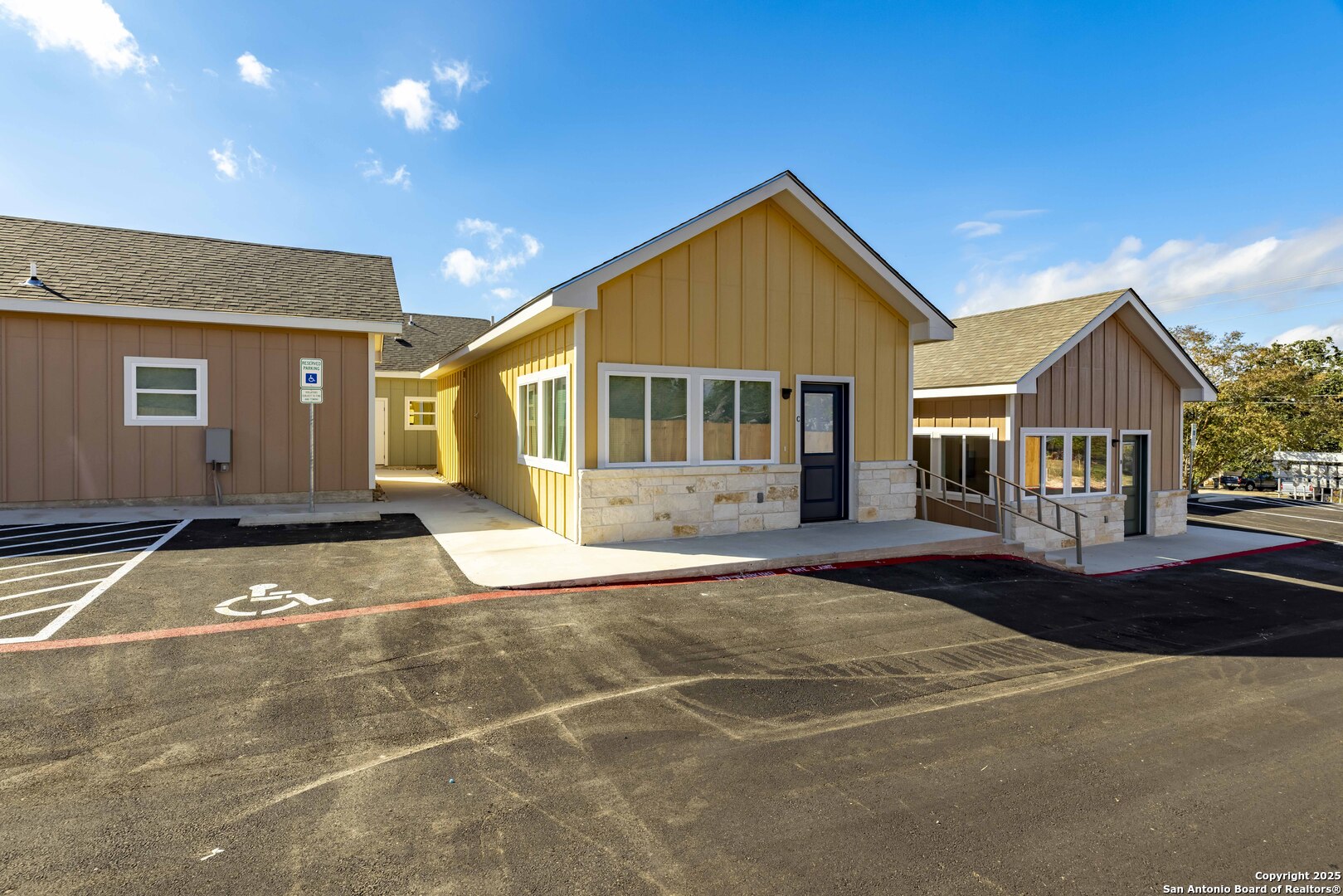 705 Fifth Street, Unit C Comfort, TX 78013 - Photo 7 of 30