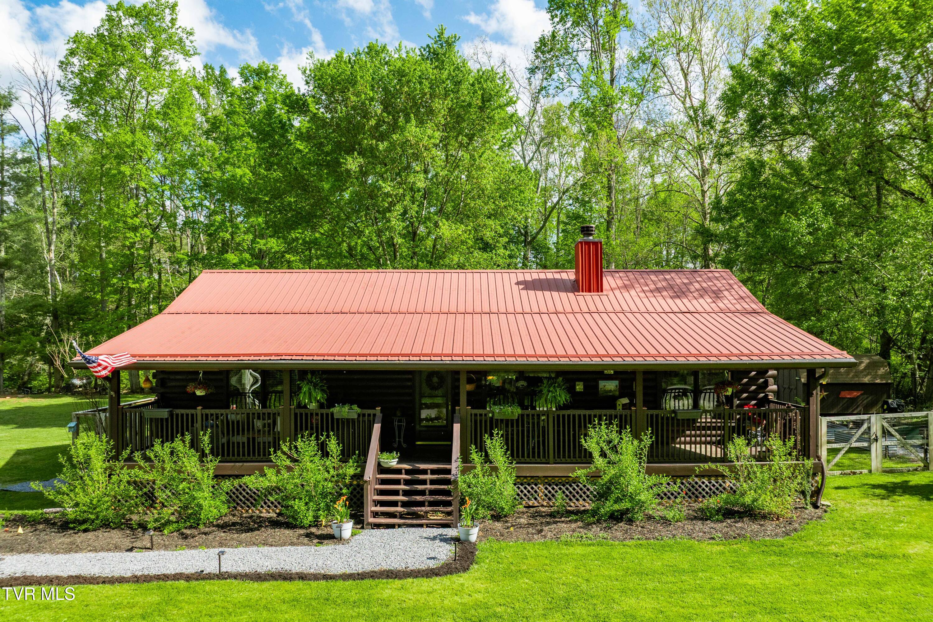 135 Grindstaff Hollow Road Elizabethton, TN 37643 - Photo 9 of 116 135 Grindstaff Hollow (15 of 82)
