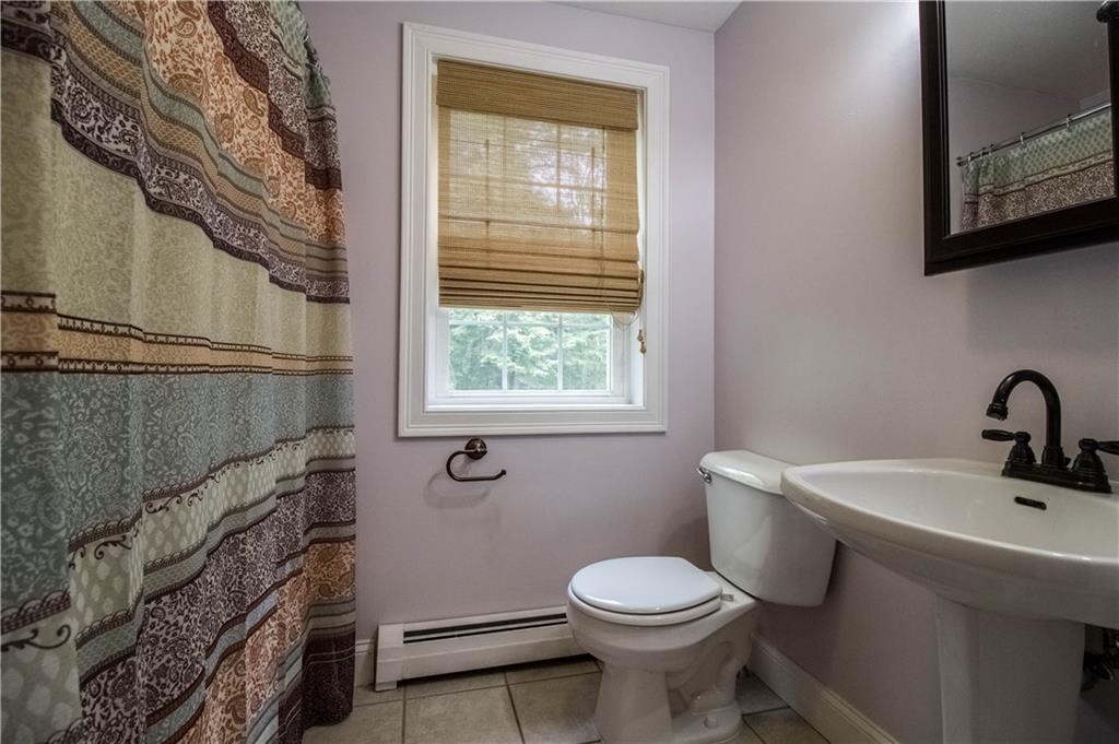 3 Waycott Way Saco, ME 04072 - Photo 14 of 35 Bathroom on main level with full bath!