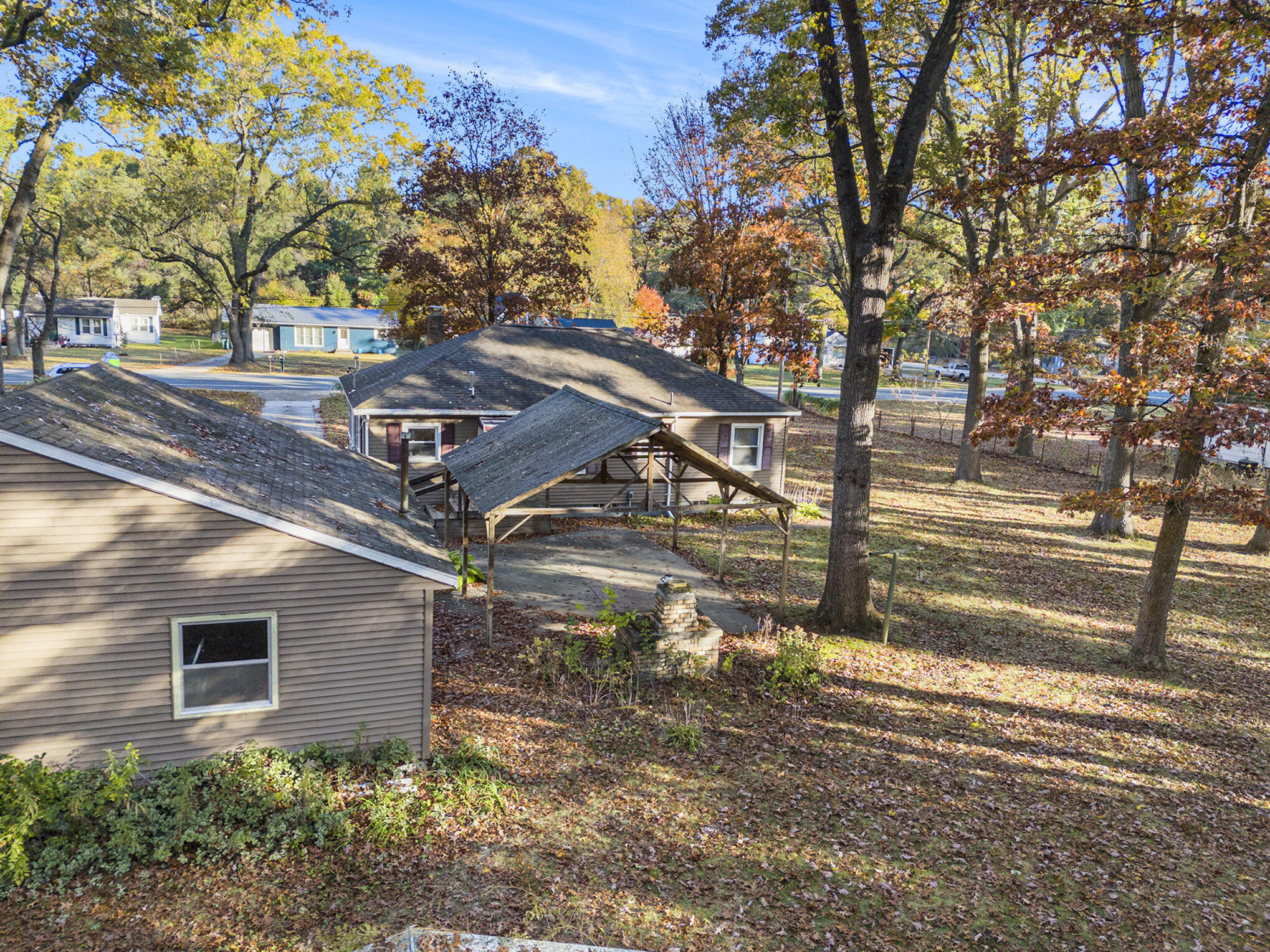 585 West River Road Muskegon, MI 49445 - Photo 4 of 24 file_942