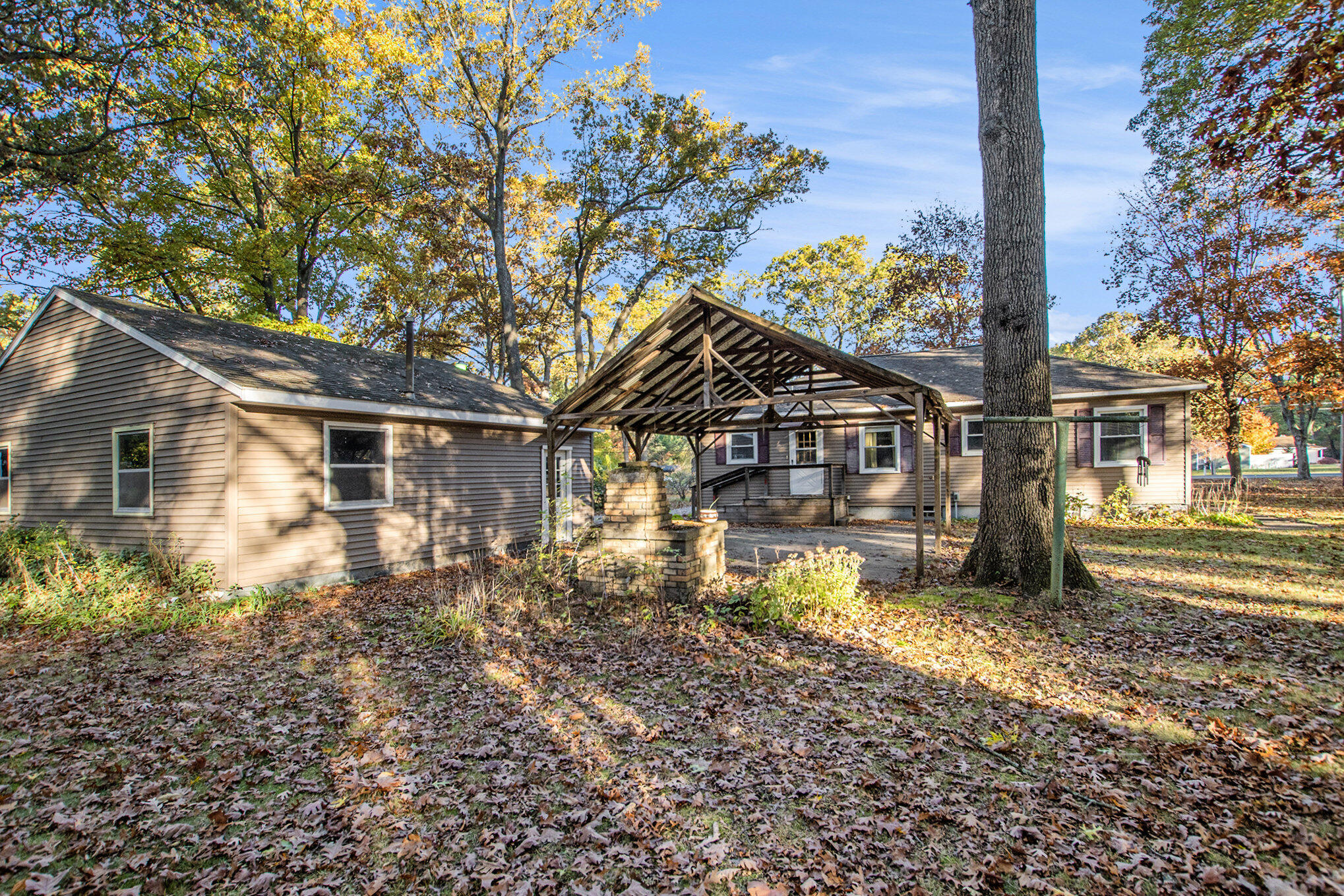 585 West River Road Muskegon, MI 49445 - Photo 5 of 24 file_142