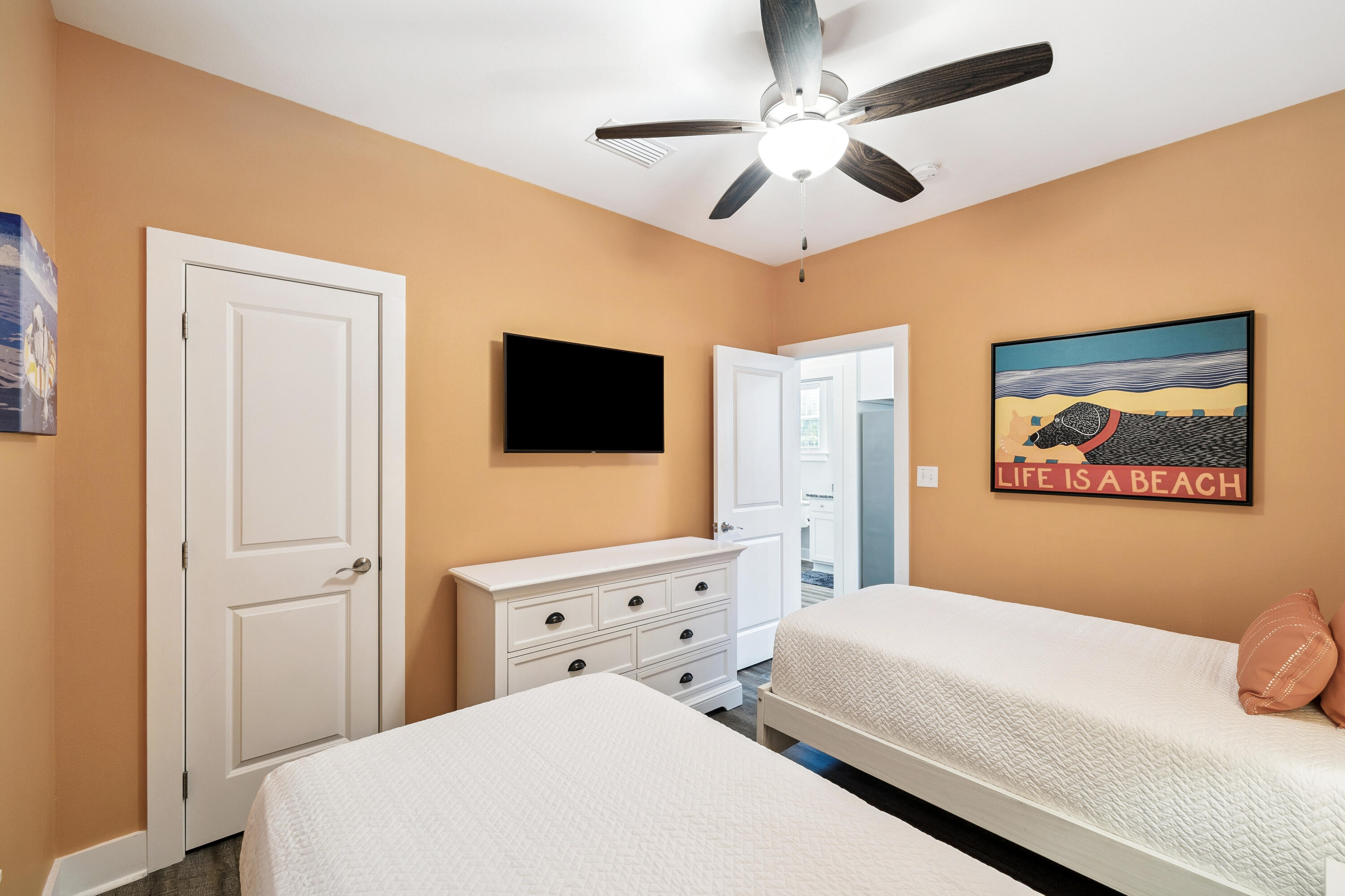 3938 West County 30a Highway, Unit 611 Santa Rosa Beach, FL 32459 - Photo 18 of 32 3938HiddenLakeWay611-32