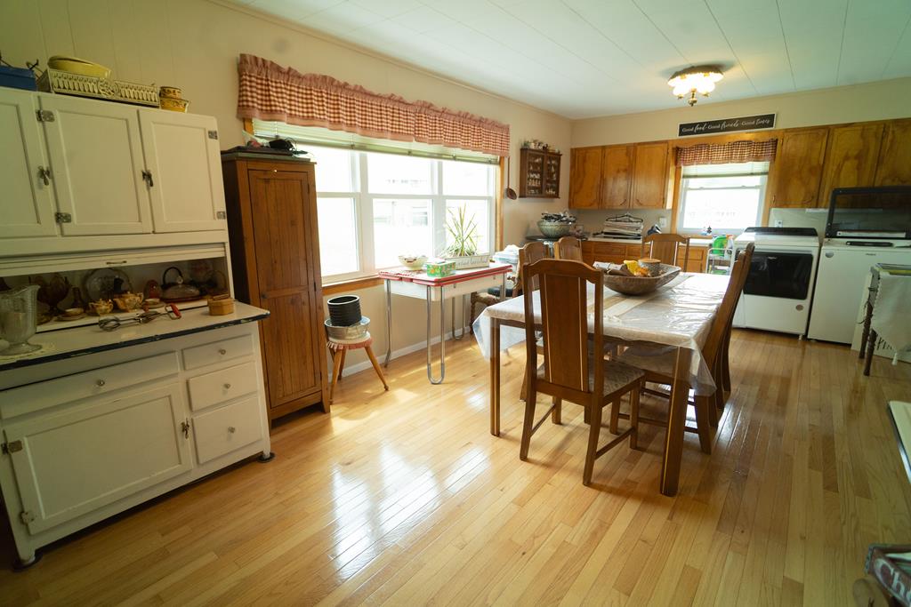 3437 Clifton Farm Road Cedar Bluff, VA 24609 - Photo 5 of 26 Gallery Image 5