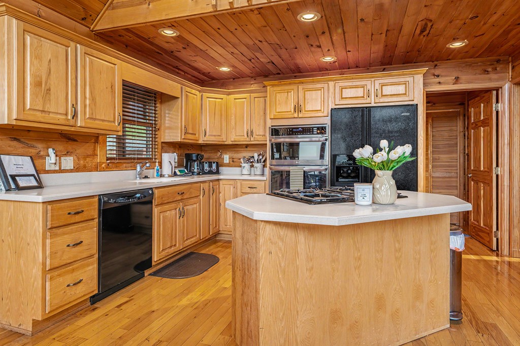 431 Sun Rock Mountain Road Blue Ridge, GA 30513 - Photo 14 of 57