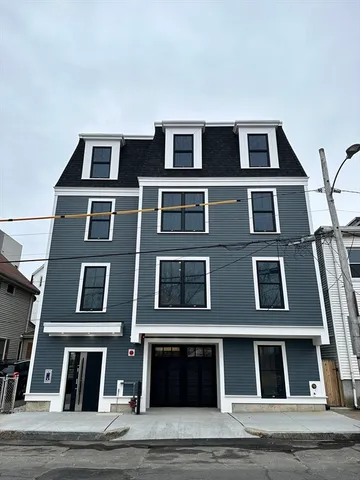 $3,350 | 197 Condor Street, Unit 4, Boston, MA 02128