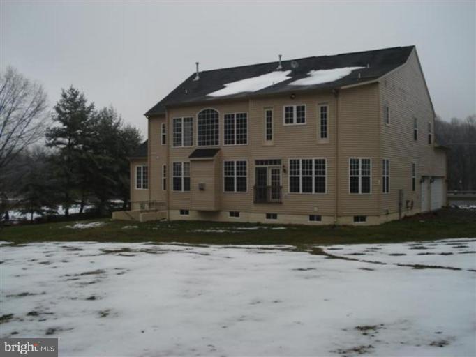 12010 Dumfries Road Manassas, VA 20112 - Photo 22 of 27 Exterior (Rear)