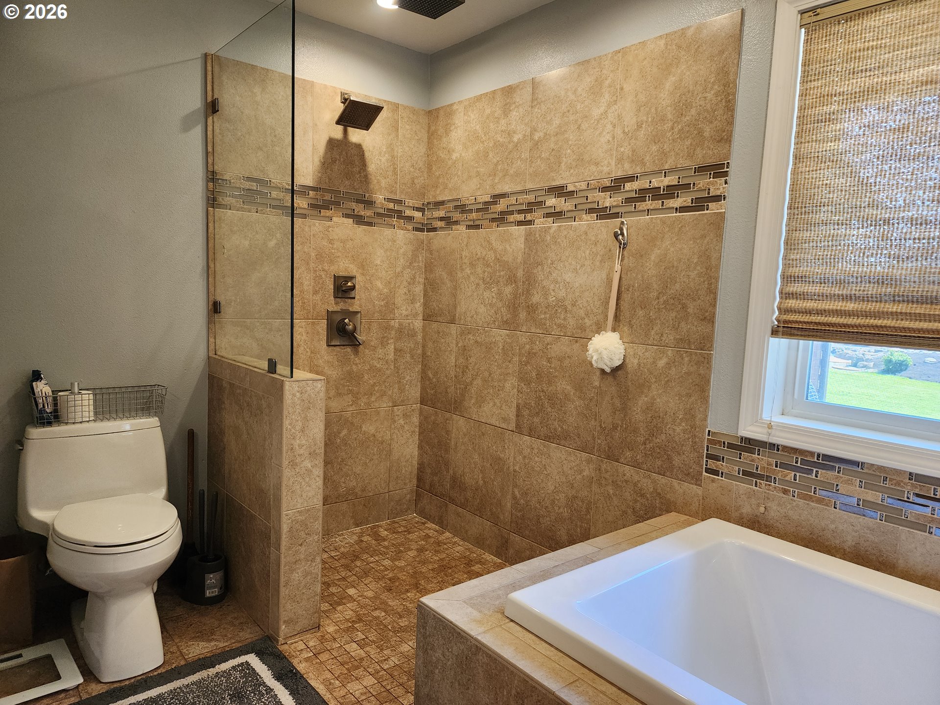 26383 South Meridian Road Aurora, OR 97002 - Photo 10 of 46 En Suite Bathroom